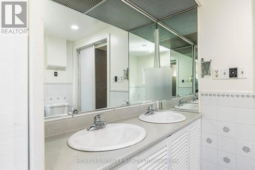 1 Lowell Avenue, Toronto, ON - Indoor Photo Showing Bathroom