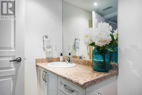 202 - 4 Brandy Lane Drive, Collingwood, ON - Indoor Photo Showing Bathroom