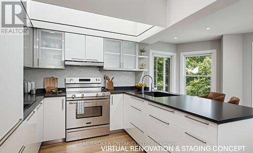 6533 Mockingbird Lane, Mississauga, ON - Indoor Photo Showing Kitchen