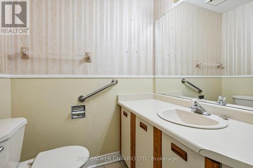 6533 Mockingbird Lane, Mississauga, ON - Indoor Photo Showing Bathroom