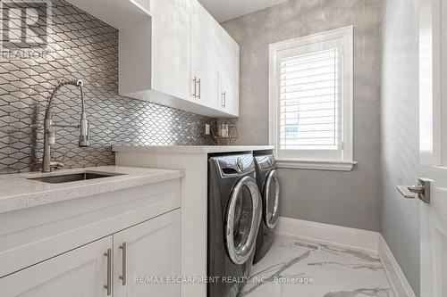 430 Stanfield Drive, Oakville, ON - Indoor Photo Showing Laundry Room