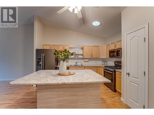 3508 24 Avenue Unit# 9, Vernon, BC - Indoor Photo Showing Kitchen With Double Sink