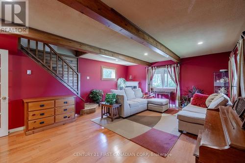 5235 4 Line, St. Marys (21 - St. Marys), ON - Indoor Photo Showing Living Room