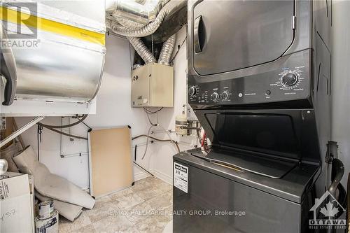 1 - 105 Bluestone, Ottawa, ON - Indoor Photo Showing Laundry Room