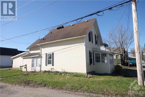 923 Center Street, Braeside, ON - Outdoor