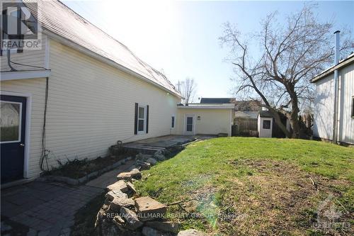 923 Center Street, Mcnab/Braeside (551 - Mcnab/Braeside Twps), ON - Outdoor With Exterior