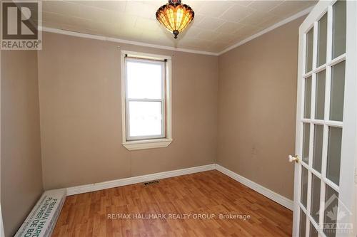 923 Center Street, Mcnab/Braeside (551 - Mcnab/Braeside Twps), ON - Indoor Photo Showing Other Room