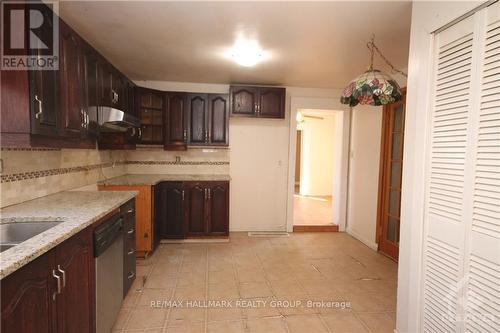 923 Center Street, Mcnab/Braeside (551 - Mcnab/Braeside Twps), ON - Indoor Photo Showing Kitchen