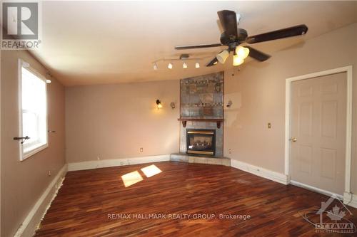 923 Center Street, Mcnab/Braeside (551 - Mcnab/Braeside Twps), ON - Indoor With Fireplace