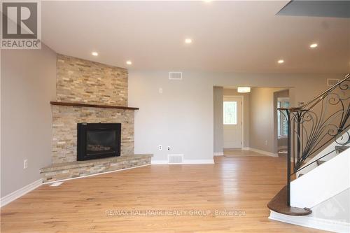 1844 River Road, Ottawa, ON - Indoor Photo Showing Living Room With Fireplace