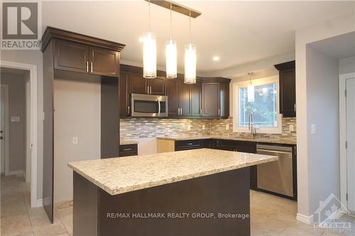 1844 River Road, Ottawa, ON - Indoor Photo Showing Kitchen With Upgraded Kitchen