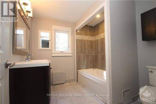 1844 River Road, Ottawa, ON - Indoor Photo Showing Bathroom