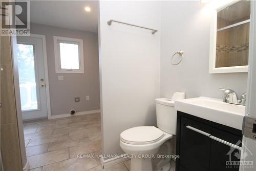 1844 River Road, Ottawa, ON - Indoor Photo Showing Bathroom