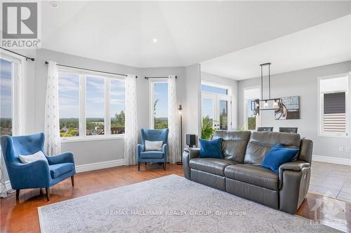 455 Potvin Avenue, Clarence-Rockland, ON - Indoor Photo Showing Living Room