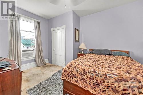 45 William Street, Cardinal, ON - Indoor Photo Showing Bedroom