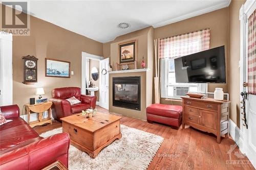 45 William Street, Edwardsburgh/Cardinal, ON - Indoor Photo Showing Living Room With Fireplace