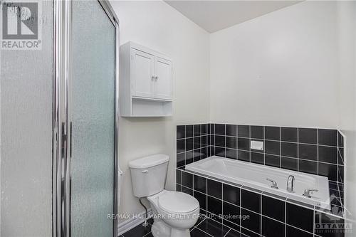 192 Felicity Crescent, Ottawa, ON - Indoor Photo Showing Bathroom