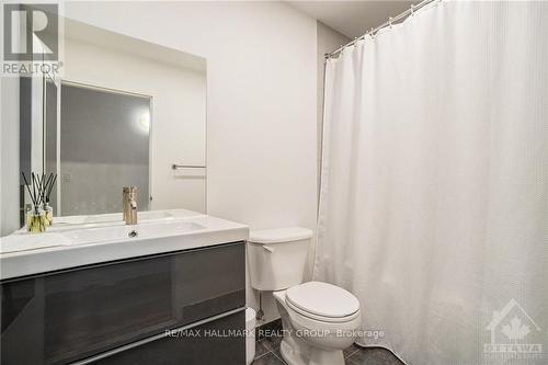 704 - 179 George Street, Ottawa, ON - Indoor Photo Showing Bathroom