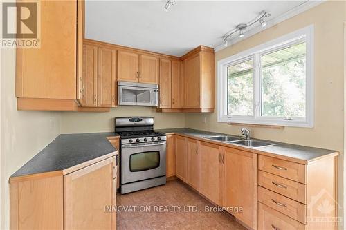 41 Norway Spruce Street, Ottawa, ON - Indoor Photo Showing Kitchen With Double Sink