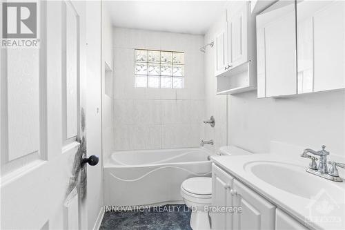 41 Norway Spruce Street, Ottawa, ON - Indoor Photo Showing Bathroom