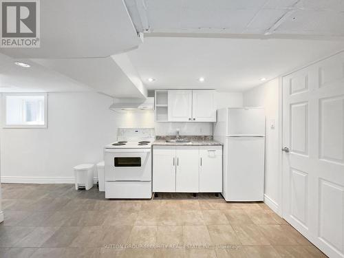 Lower - 29 Morland Road, Toronto, ON - Indoor Photo Showing Kitchen