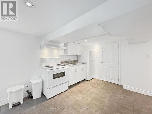 Lower - 29 Morland Road, Toronto, ON - Indoor Photo Showing Kitchen