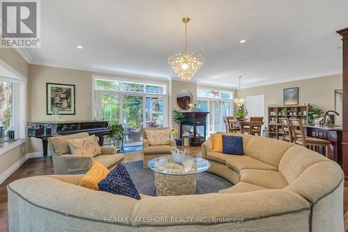 7 Henderson Lane, Brighton, ON - Indoor Photo Showing Living Room