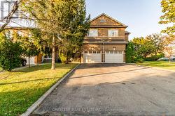 512 COTTAGERS GREEN DRIVE  Mississauga, ON L5B 4J3