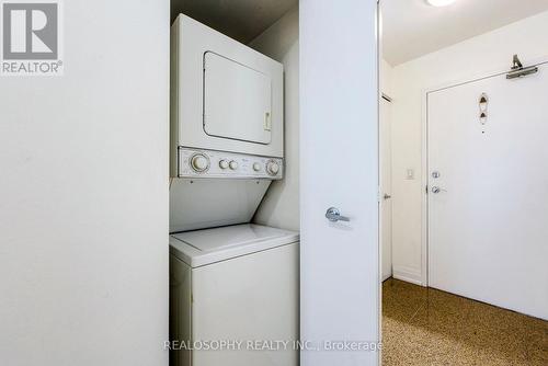 1905 - 381 Front St W, Toronto, ON - Indoor Photo Showing Laundry Room