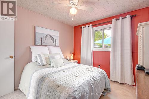 1962 St Johns Road, Innisfil, ON - Indoor Photo Showing Bedroom