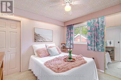 1962 St Johns Road, Innisfil, ON - Indoor Photo Showing Bedroom