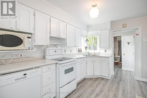 1962 St Johns Road, Innisfil, ON - Indoor Photo Showing Kitchen