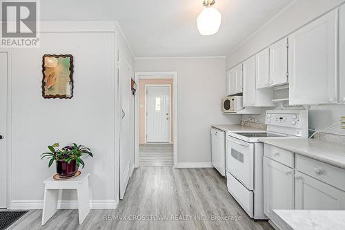 1962 St Johns Road, Innisfil, ON - Indoor Photo Showing Kitchen