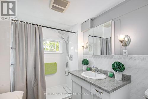 1962 St Johns Road, Innisfil, ON - Indoor Photo Showing Bathroom