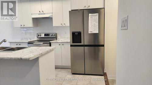 118 Varsity Drive, Welland, ON - Indoor Photo Showing Kitchen