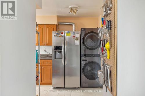 201 - 5 Frith Road, Toronto, ON - Indoor Photo Showing Laundry Room