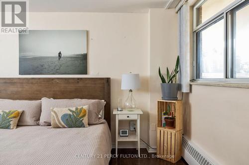 201 - 5 Frith Road, Toronto, ON - Indoor Photo Showing Bedroom