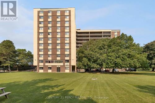 201 - 5 Frith Road, Toronto, ON - Outdoor