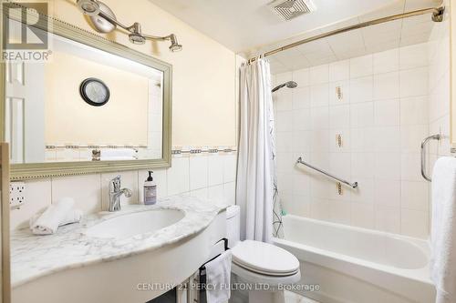 201 - 5 Frith Road, Toronto, ON - Indoor Photo Showing Bathroom