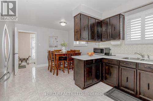 3320 Morningstar Drive, Mississauga, ON - Indoor Photo Showing Kitchen With Double Sink