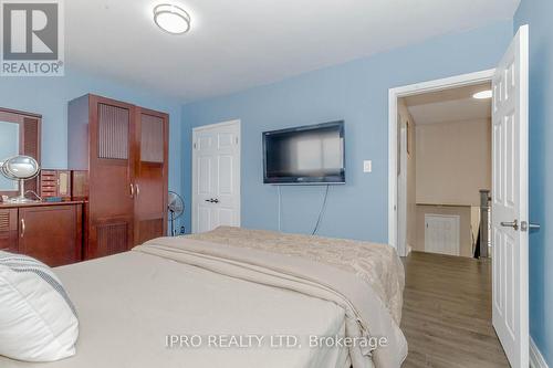 3320 Morningstar Drive, Mississauga, ON - Indoor Photo Showing Bedroom