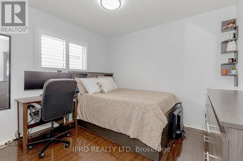 3320 Morningstar Drive, Mississauga, ON - Indoor Photo Showing Bedroom