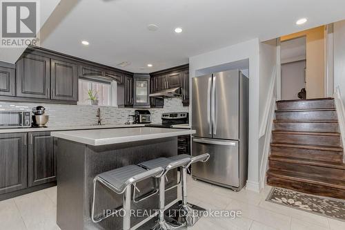 3320 Morningstar Drive, Mississauga, ON - Indoor Photo Showing Kitchen With Upgraded Kitchen