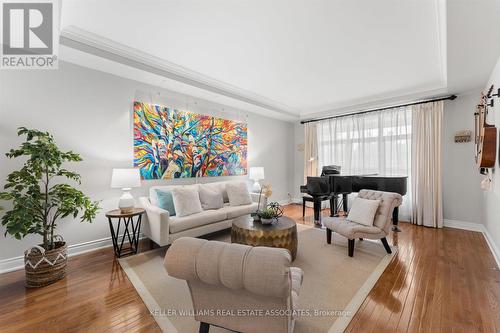 621 Cranleigh Court, Mississauga, ON - Indoor Photo Showing Living Room