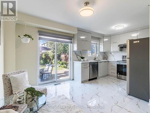 49 Bunchberry Way, Brampton, ON - Indoor Photo Showing Kitchen