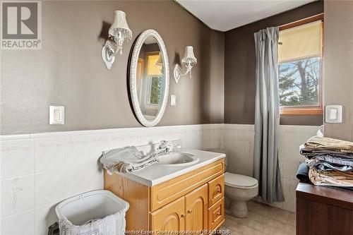 8550 Disputed Road, Lasalle, ON - Indoor Photo Showing Bathroom