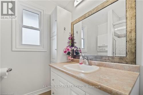 5 Draper Drive, St. Catharines, ON - Indoor Photo Showing Bathroom