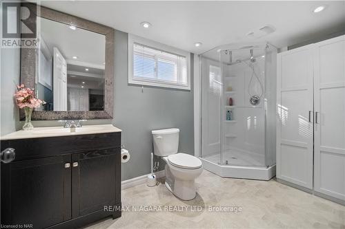 5 Draper Drive, St. Catharines, ON - Indoor Photo Showing Bathroom