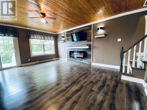 35 First Colony Drive, Cupids, NL - Indoor With Fireplace