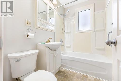 139 Stanley Street, Sudbury, ON - Indoor Photo Showing Bathroom